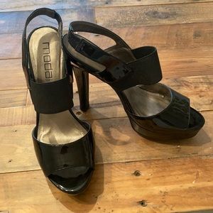 Black patent platform heels- so pretty! 9M